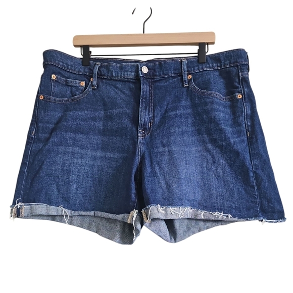 GAP DENIM 5" RAW HEM SHORTS - Picture 2 of 8
